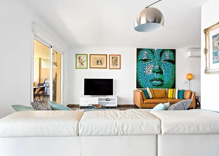 With Sea Views Apartment *