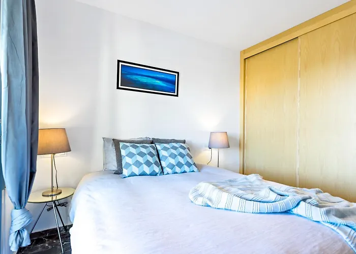 With Sea Views Апартаменты *